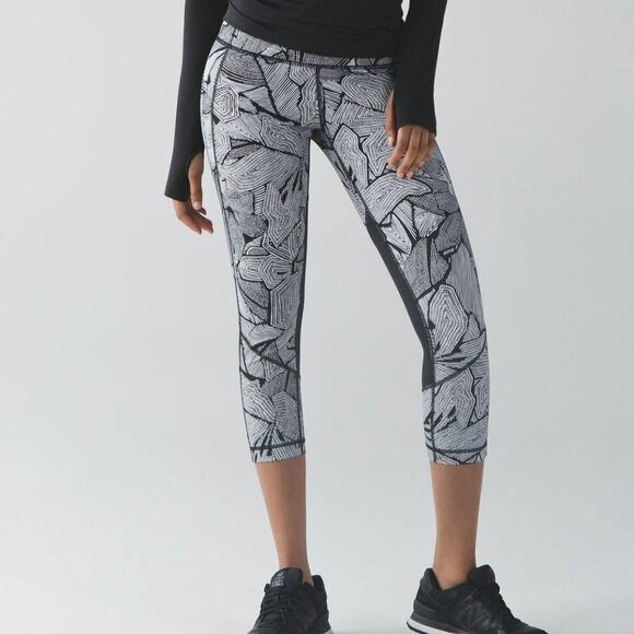 Lululemon Pace Rival Crop - Picture 1 of 7